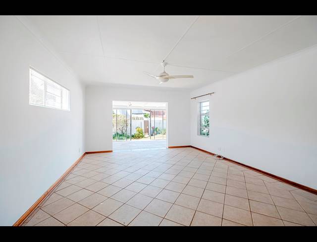 3 BEDROOM TOWNHOUSE RENTED IN BLUEWATER BAY